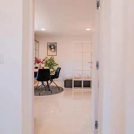 Apartment Ml *