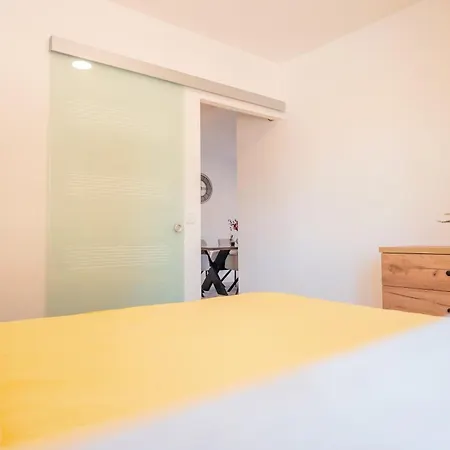 Apartment Ml