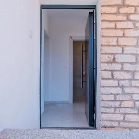 Apartment Ml *