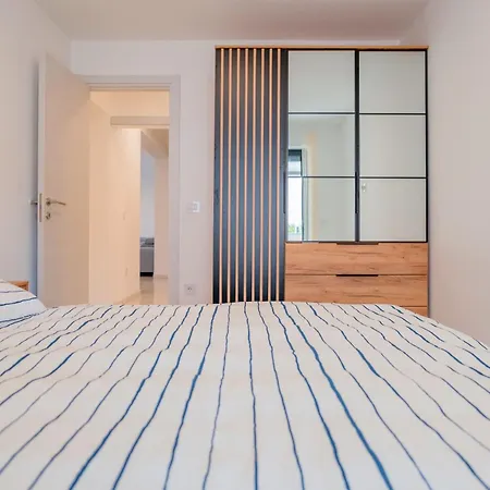 Ml Apartment *