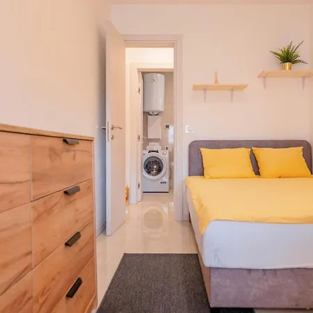 Apartment Ml
