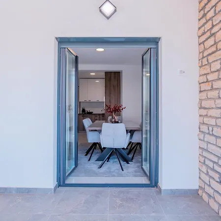Apartment Ml